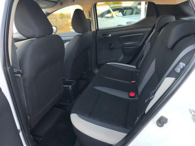 Nissan Micra foto 11