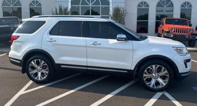 Ford Explorer foto 2