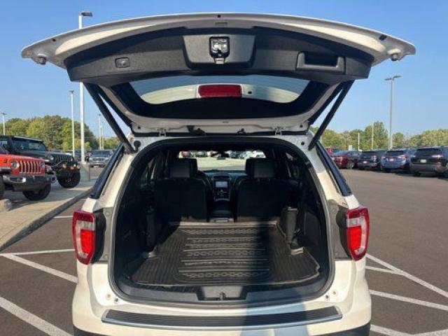 Ford Explorer foto 7