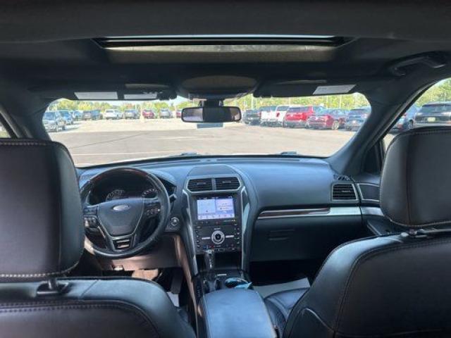 Ford Explorer foto 8