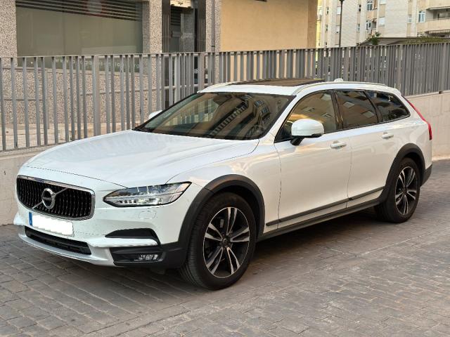 Volvo V90 cross country