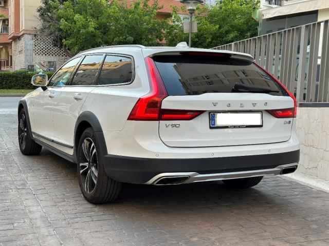 Volvo V90 cross country foto 9
