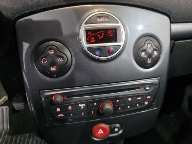 Renault Clio foto 9