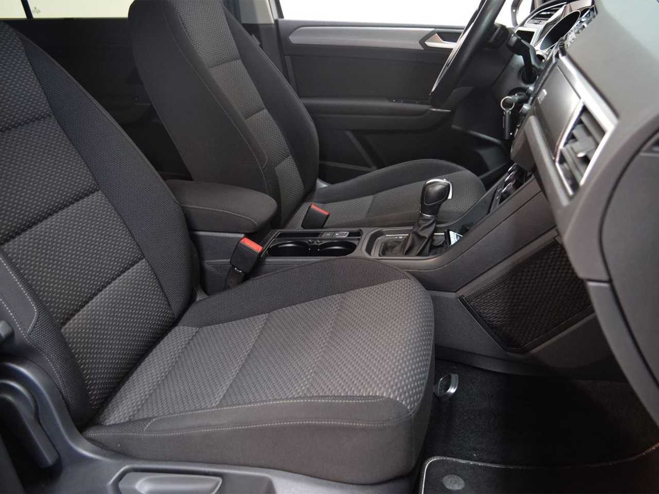 Volkswagen Touran foto 3