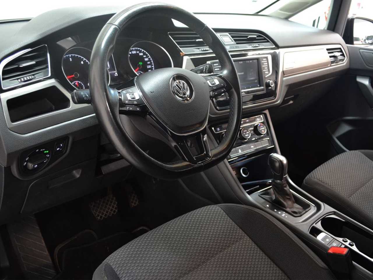 Volkswagen Touran foto 5