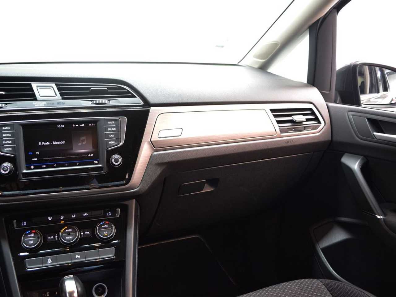 Volkswagen Touran foto 8