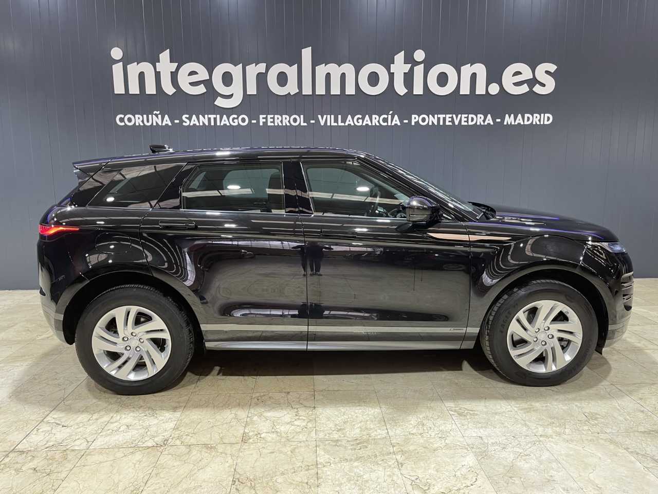 Otra Range rover evoque