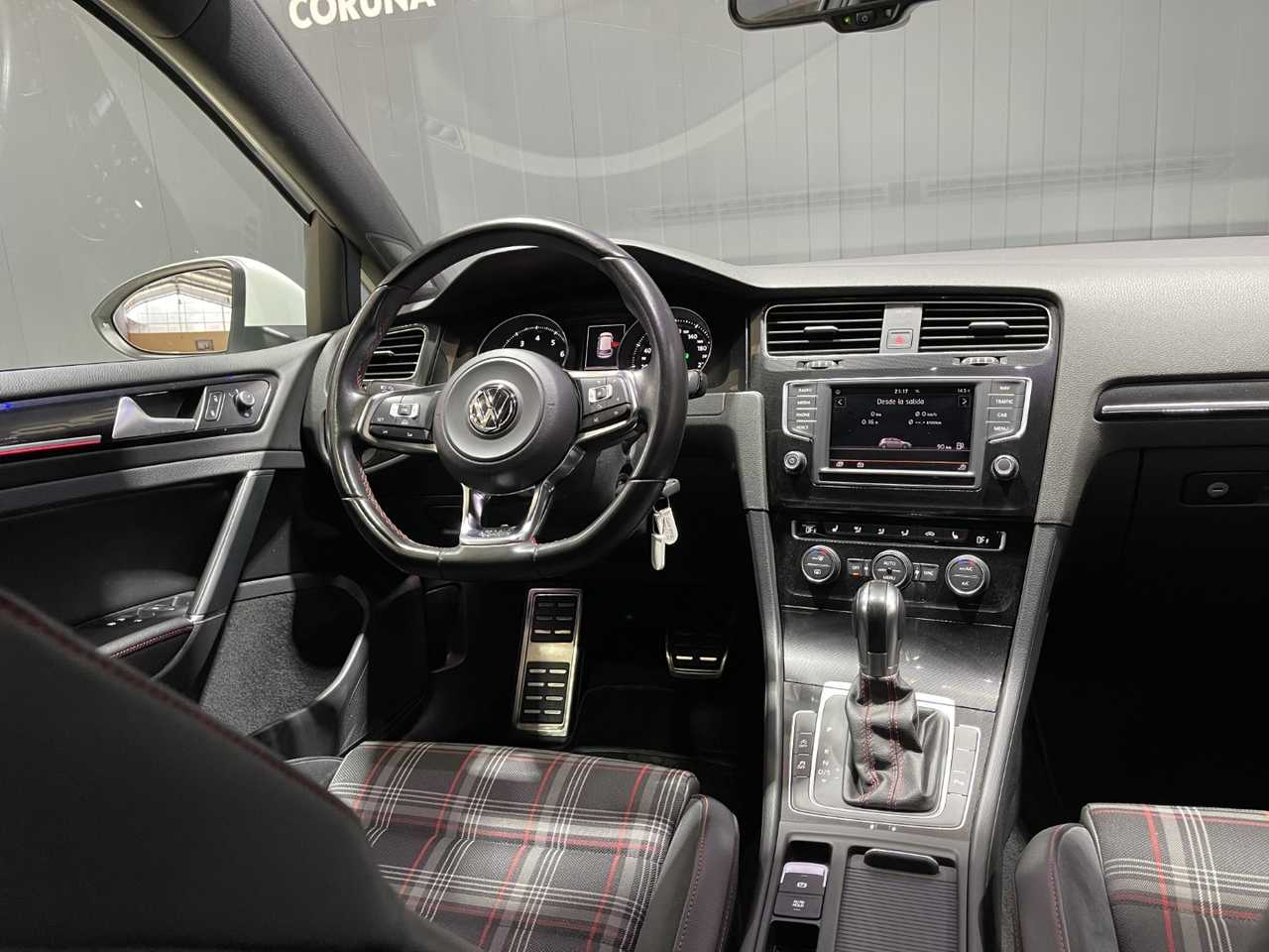 Volkswagen Golf foto 2