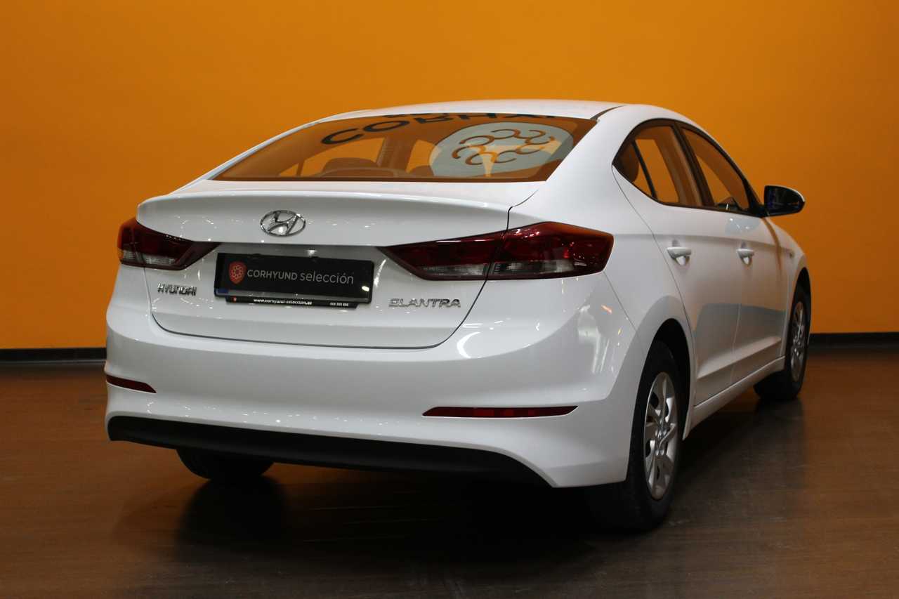 Hyundai Elantra foto 4
