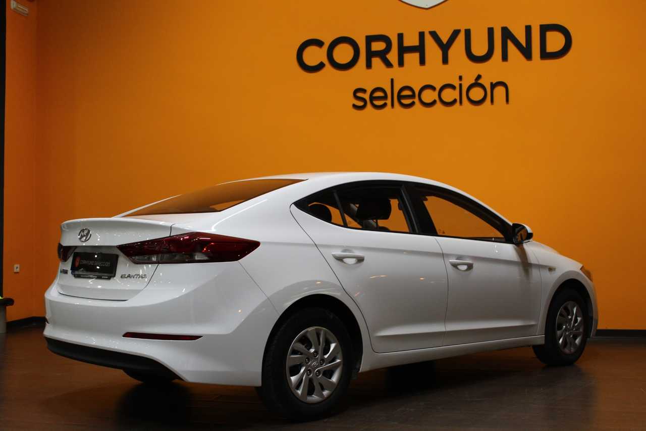 Hyundai Elantra foto 7
