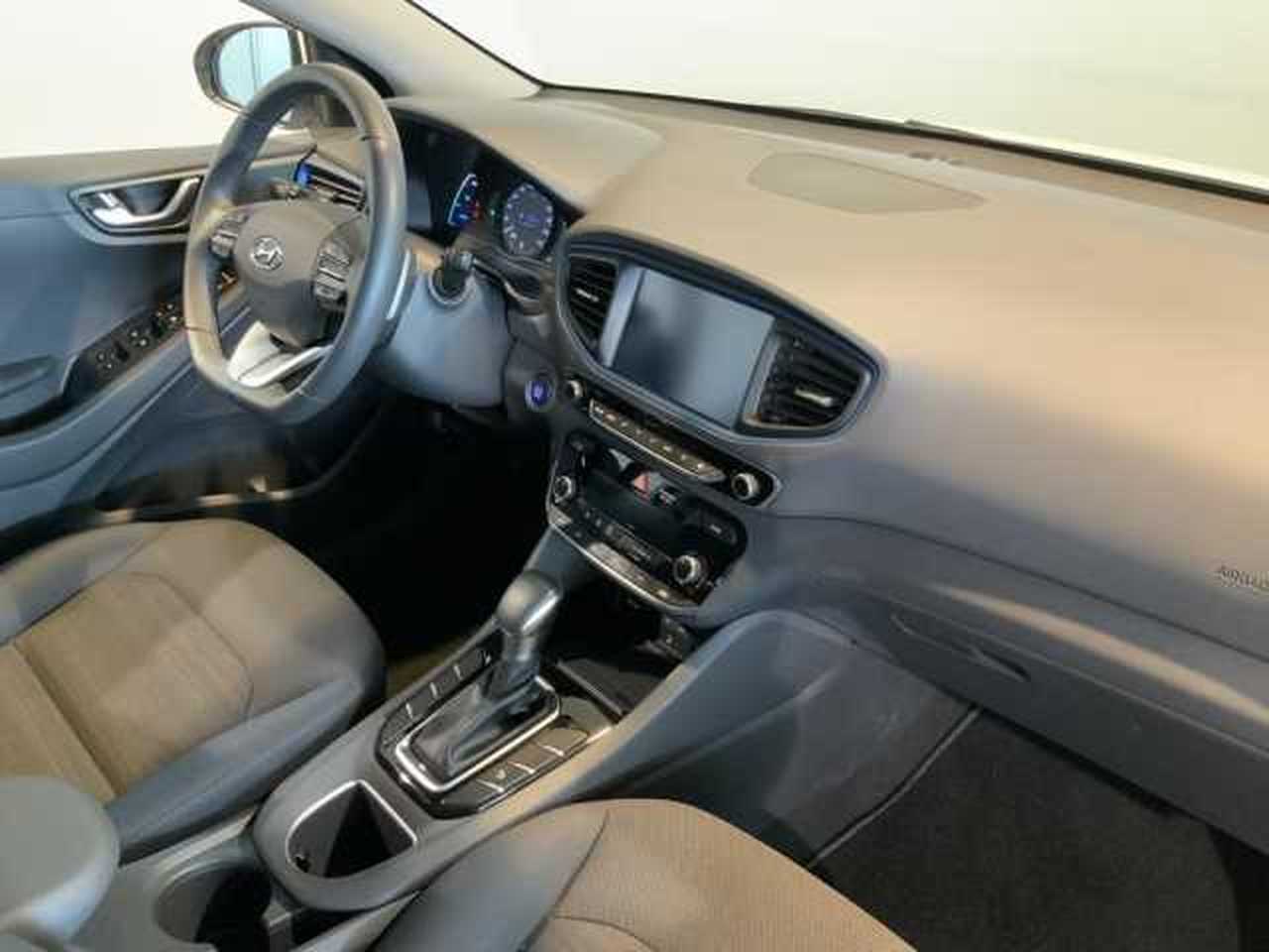 Hyundai Ioniq hev foto 2