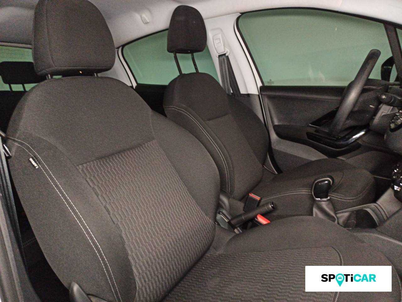 Peugeot 208 foto 9