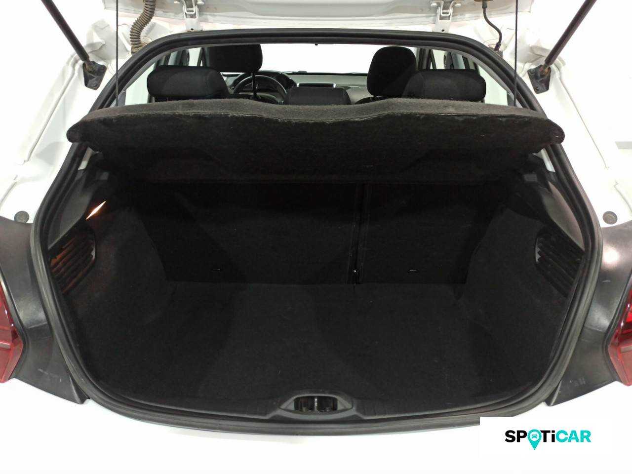 Peugeot 208 foto 10