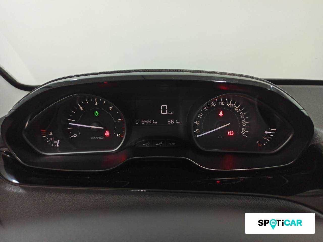 Peugeot 208 foto 12
