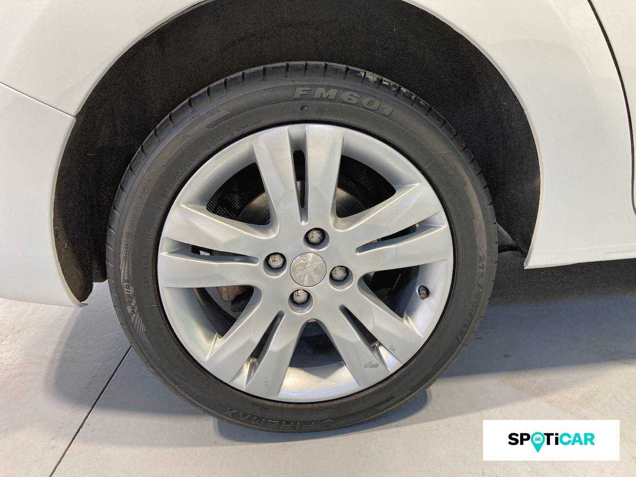Peugeot 5008 foto 7