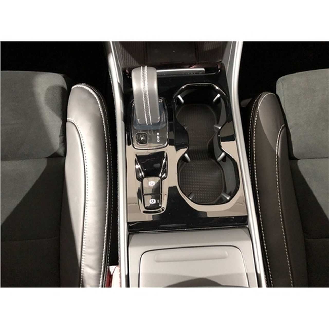 Volvo Xc40 foto 9
