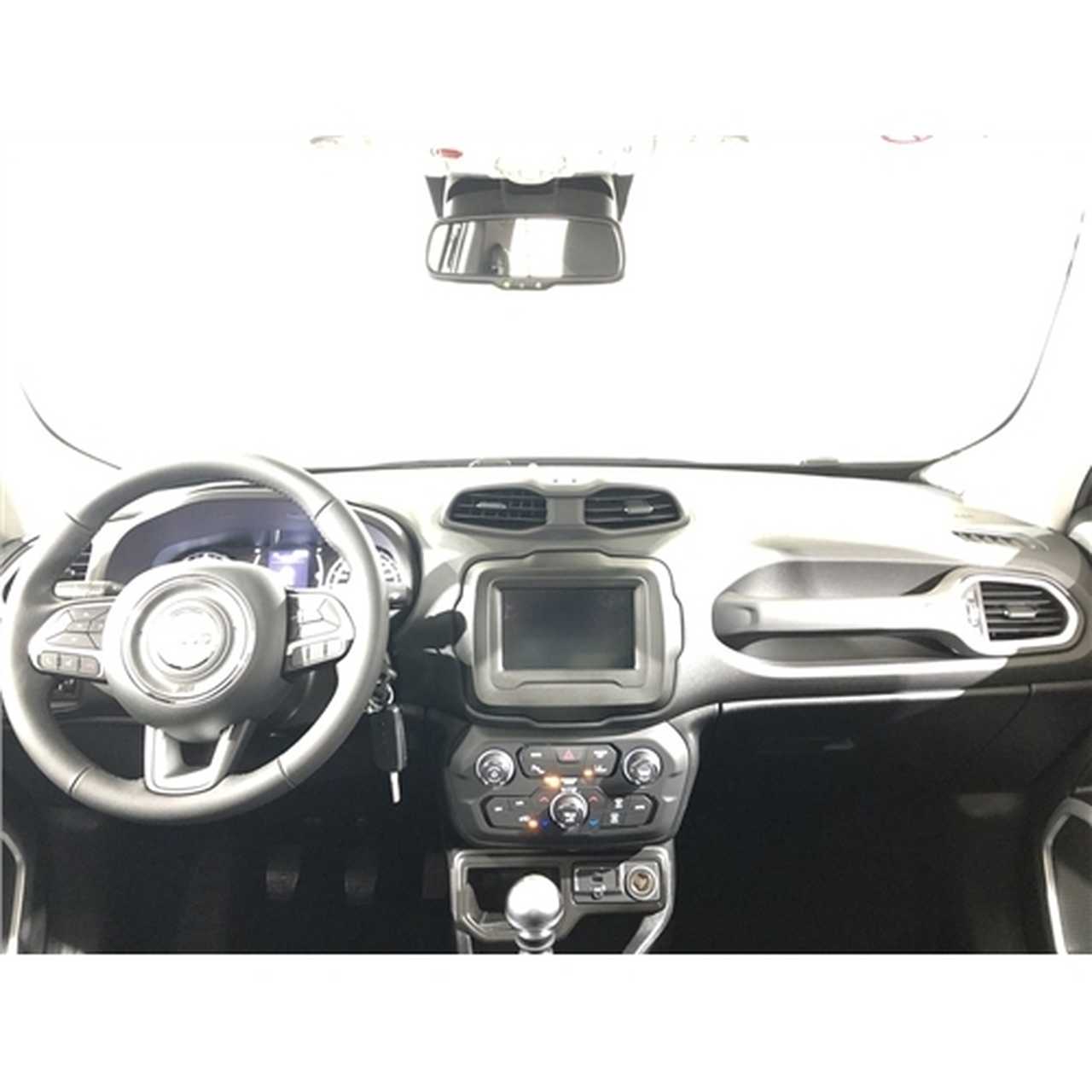 Jeep Renegade foto 13