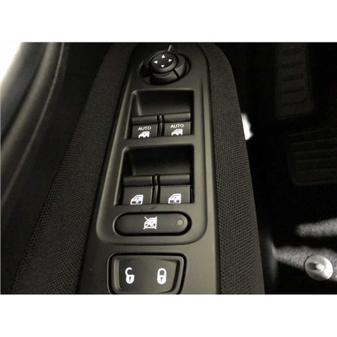 Jeep Renegade foto 14