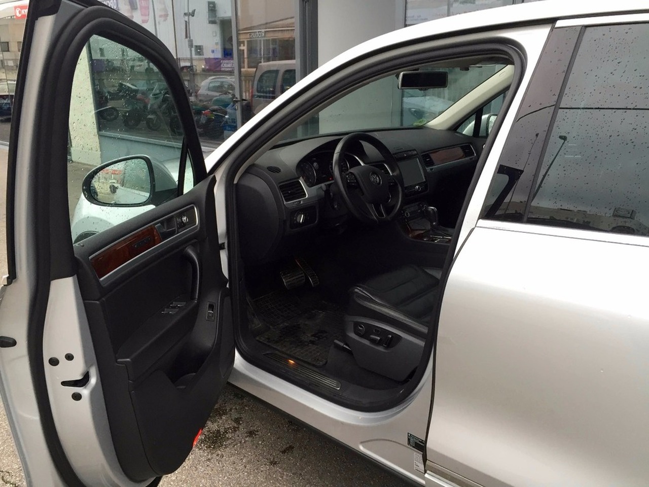 Volkswagen Touareg foto 8