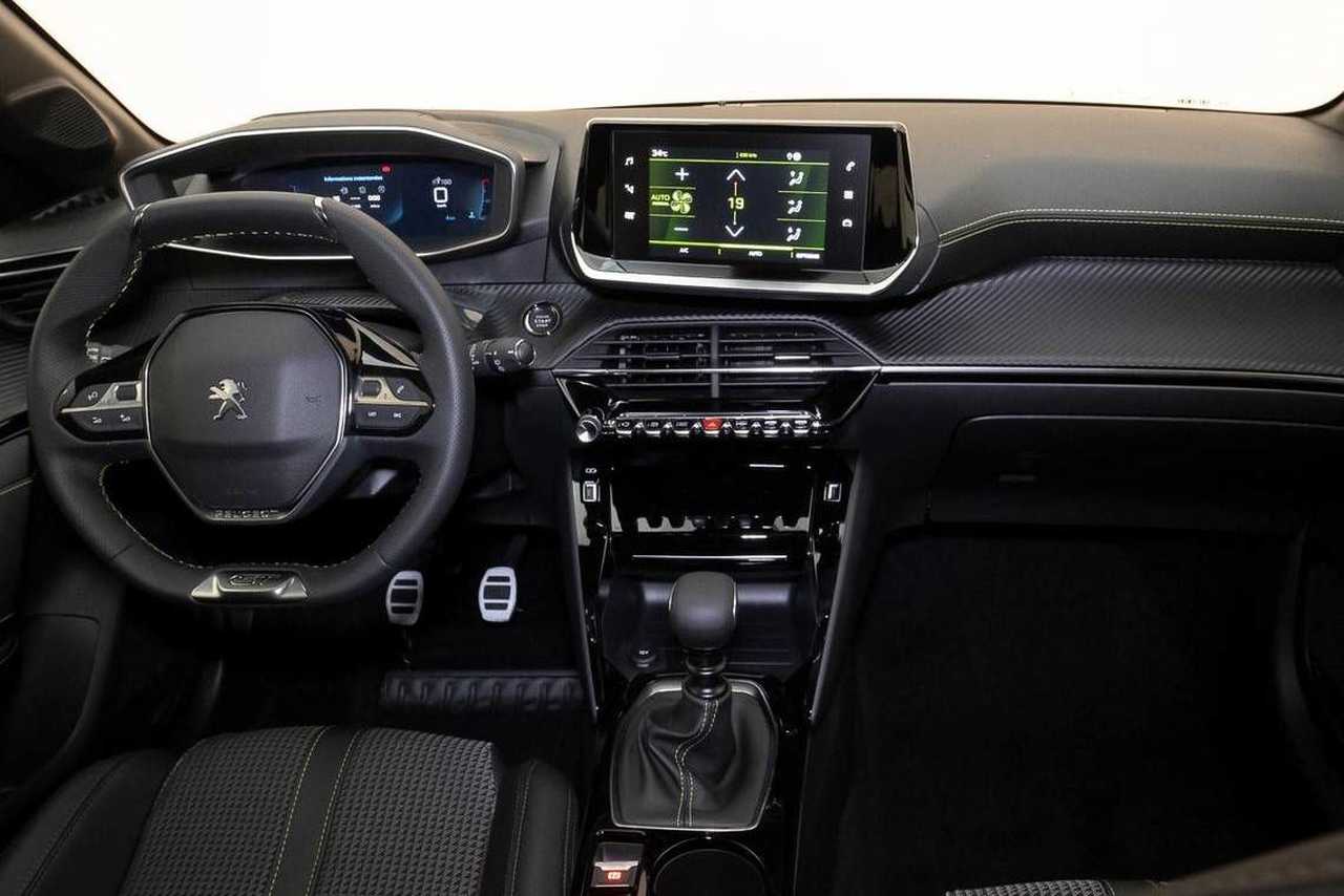 Peugeot 208 foto 2