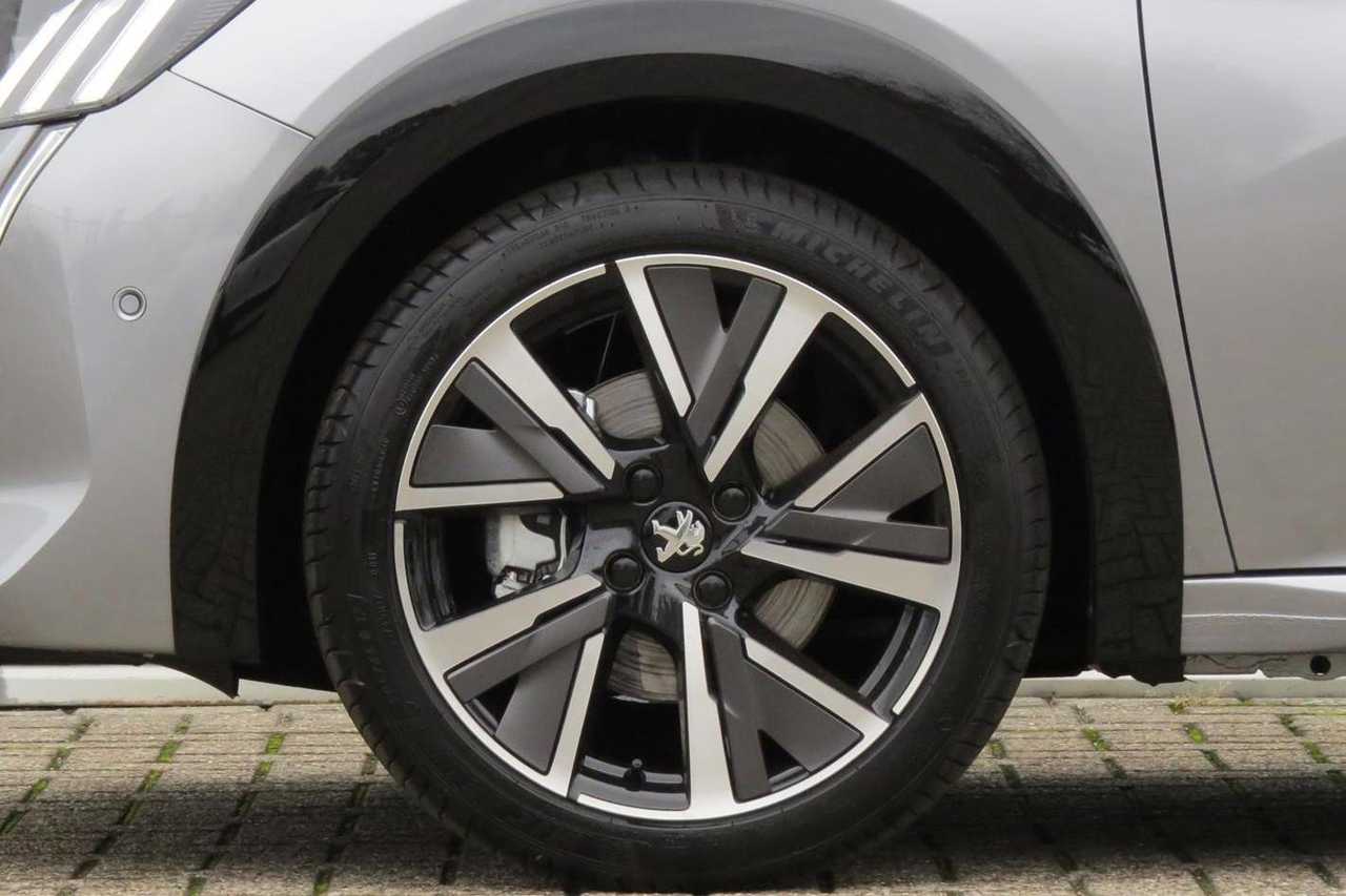 Peugeot 208 foto 8