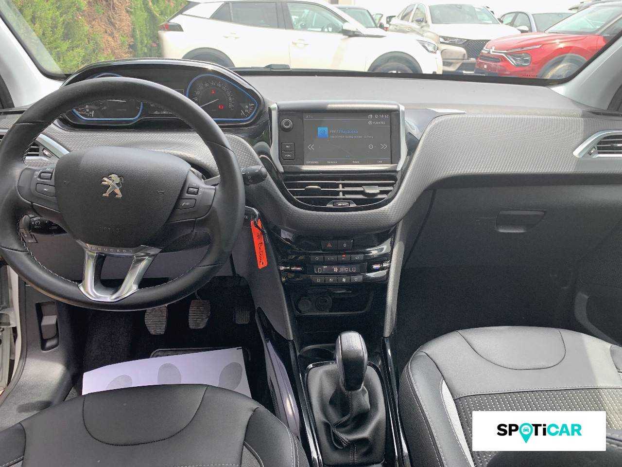 Peugeot 2008 foto 8